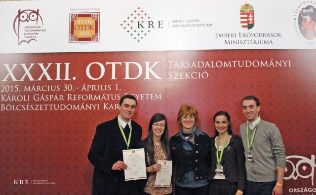 OTDK fal előtt készült képek